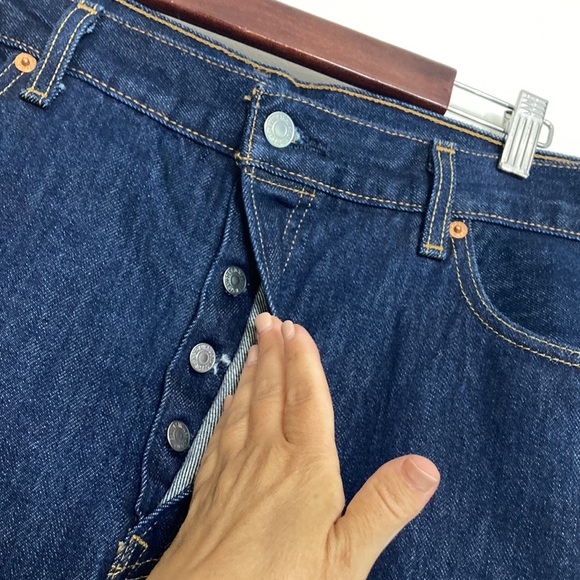Levi's Jeans Mens 36 x 30 Dark Blue 501 Straight Leg Button Fly Red Tab Hemmed - Picture 6 of 14